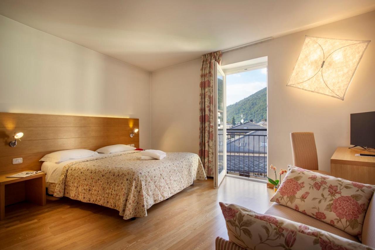 Hotel Romanda Левіко-Терме Екстер'єр фото