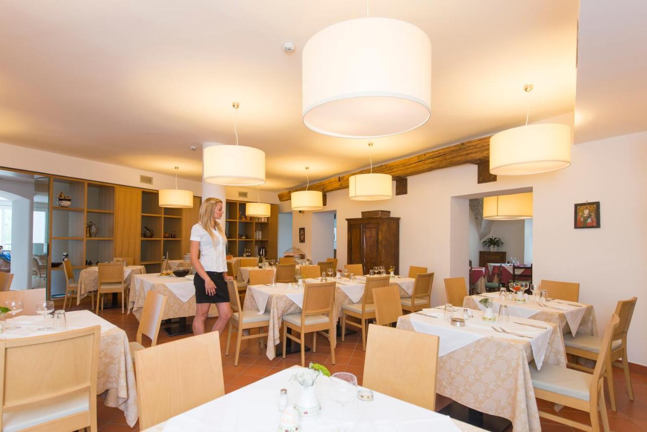 Hotel Romanda Левіко-Терме Екстер'єр фото